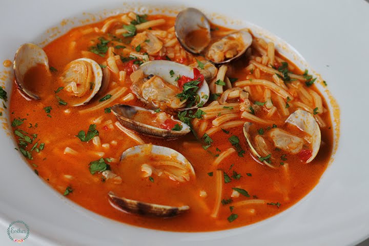 SOUP OF NOODLES WITH CLAMS